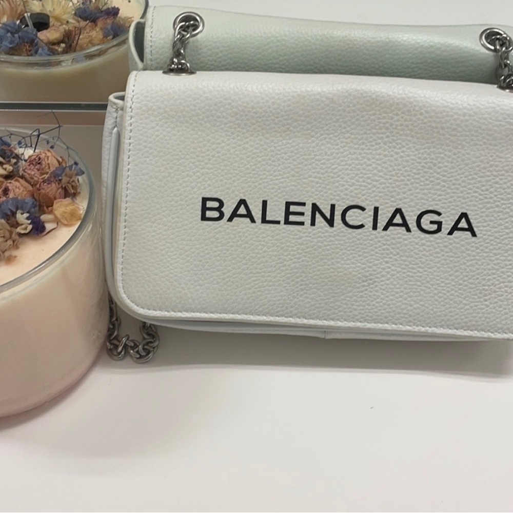 Balenciaga crossbody๐ค - Picture 4 of 4